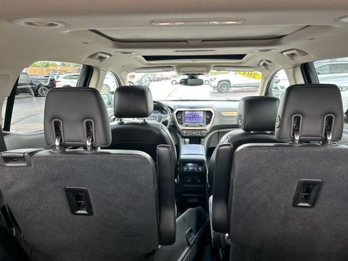 Used 2019 GMC Acadia Denali w/ Technology Package AWD/4WD image 8