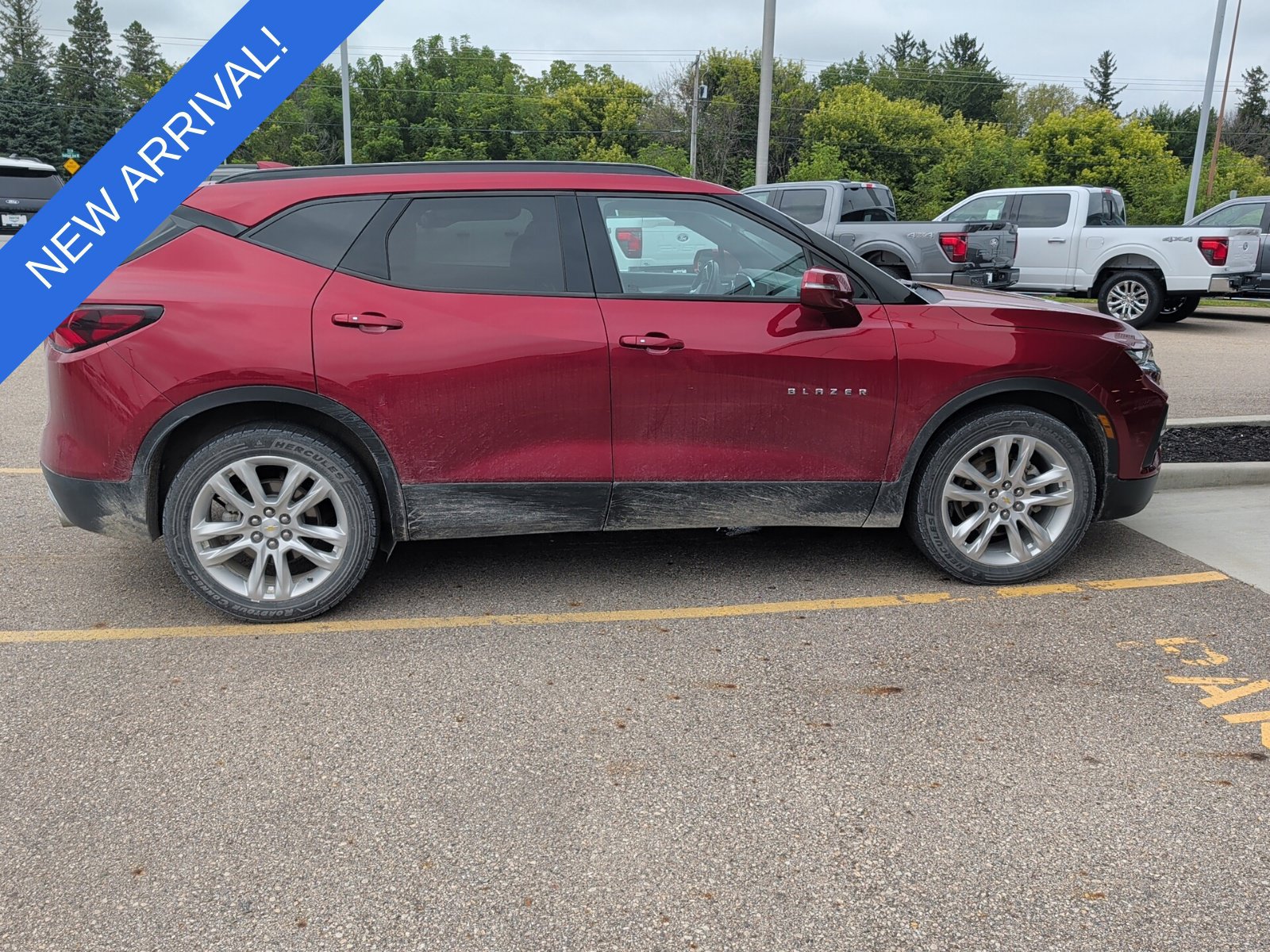 Used 2019 Chevrolet Blazer LT w/ Sun and Wheels Package AWD/4WD image 2