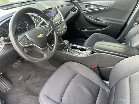 Used 2022 Chevrolet Malibu LT image 9