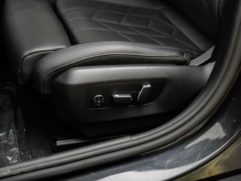 Used 2025 BMW 530i RWD image 44