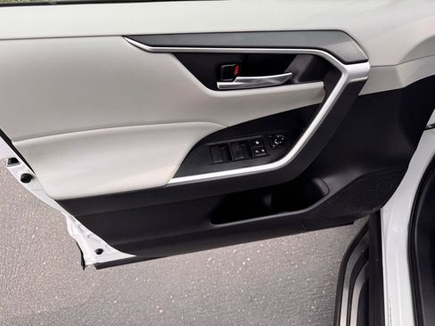 Used 2021 Toyota RAV4 XLE w/ Carpet Mat Package (TMS) image 24