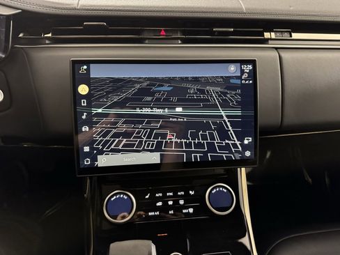 Used 2023 Land Rover Range Rover Sport SE image 21