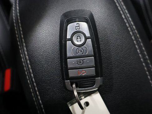 Used 2022 Ford Escape Titanium image 26