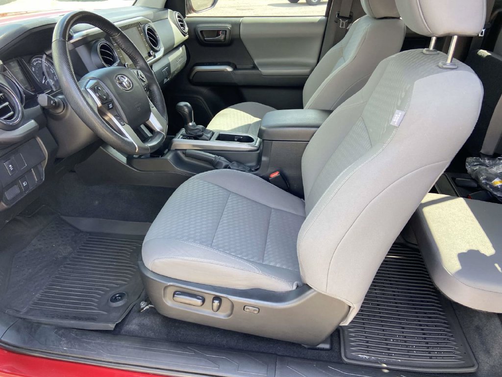 Used 2022 Toyota Tacoma SR5 RWD image 9