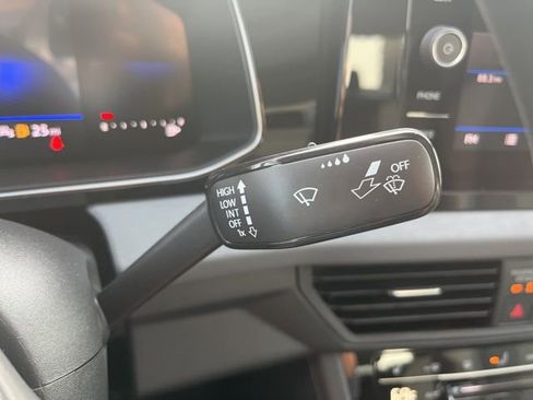 New 2026 Volkswagen Jetta SE FWD image 12