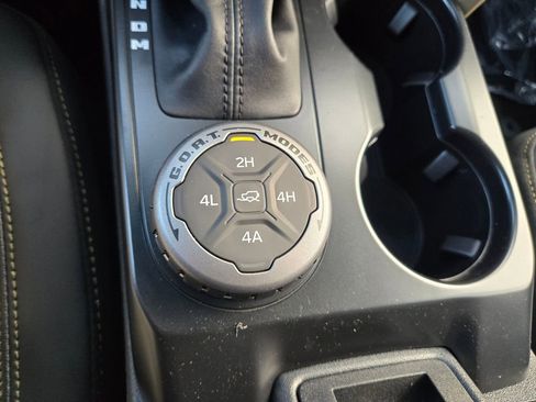 New 2025 Ford Bronco Badlands image 17