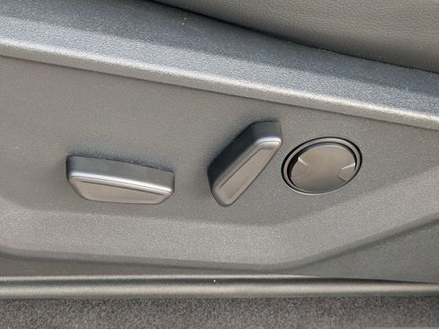 New 2025 Ford F150 Lariat w/ Equipment Group 501A Mid image 21