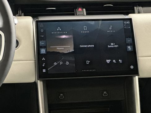 Used 2024 Land Rover Discovery Sport S image 22