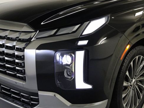 Used 2024 Hyundai Palisade Calligraphy image 9