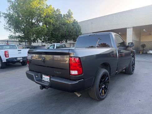 Used 2017 RAM 1500 Express RWD image 3