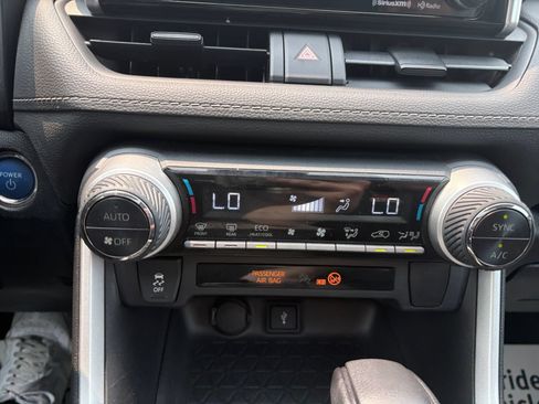 Used 2021 Toyota RAV4 XLE w/ Convenience Package AWD/4WD image 21