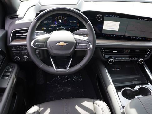 New 2026 Chevrolet Suburban High Country AWD/4WD image 16