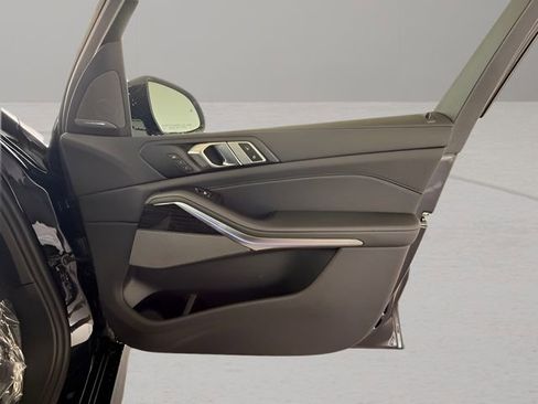 Certified 2026 BMW X7 xDrive40i w/ M Sport Package image 35