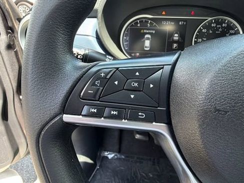 Used 2023 Nissan Versa SV FWD image 29