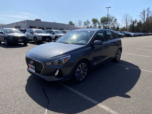 Used 2019 Hyundai Elantra GT image 1