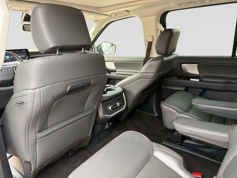 Used 2025 Ford Expedition Active AWD/4WD image 15