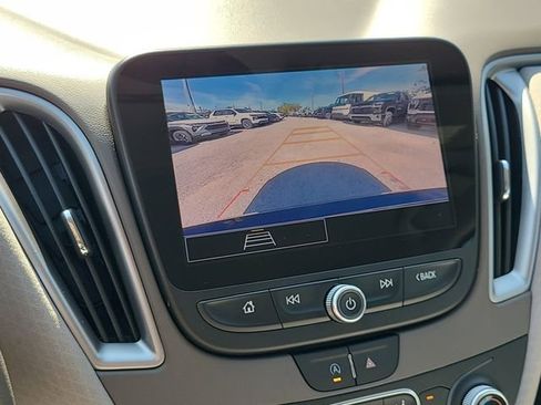 Used 2025 Chevrolet Malibu LT image 33