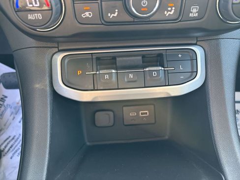 Used 2023 GMC Acadia SLE w/ Driver Convenience Package image 20