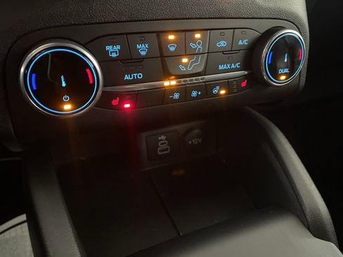 Used 2025 Ford Escape ST-Line w/ Cold Weather Package image 22