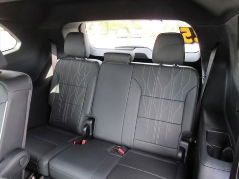 Used 2025 Buick Enclave Avenir w/ Super Cruise Package image 35