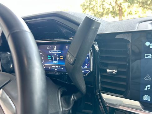 Used 2023 Chevrolet Silverado 1500 LT image 28