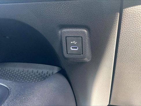 Used 2025 Toyota Corolla LE image 38