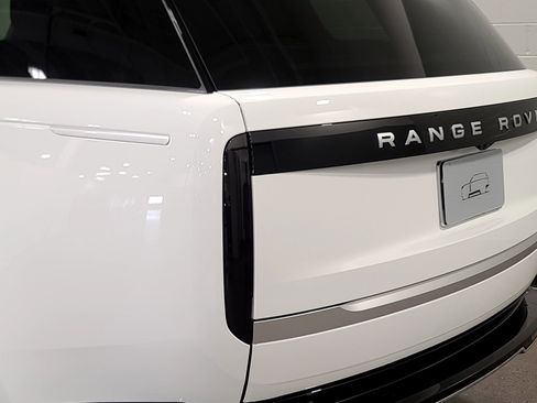 New 2026 Land Rover Range Rover Autobiography image 17