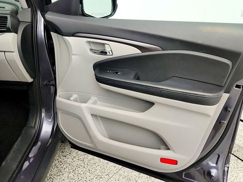 Used 2017 Honda Ridgeline RTL-T image 24