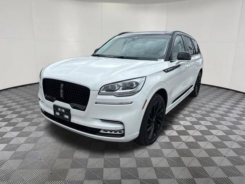 Certified 2023 Lincoln Aviator Black Label AWD/4WD image 10