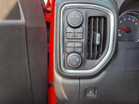 Used 2022 Chevrolet Silverado 1500 RST w/ Z71 Off-Road Package image 18