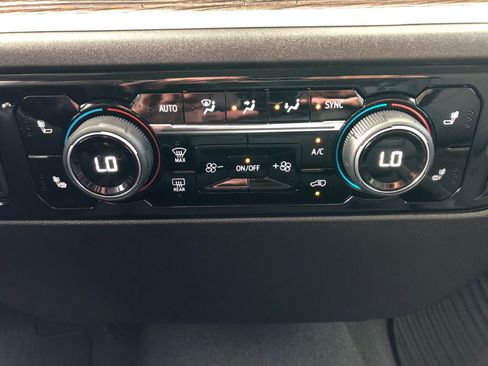 Used 2025 Chevrolet Silverado 1500 LT AWD/4WD image 23