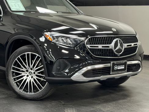 Used 2026 Mercedes-Benz GLC 300 image 3