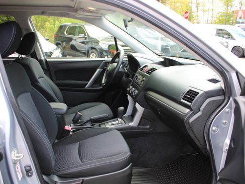 Used 2014 Subaru Forester 2.5i Premium w/ All-Weather Package AWD/4WD image 30