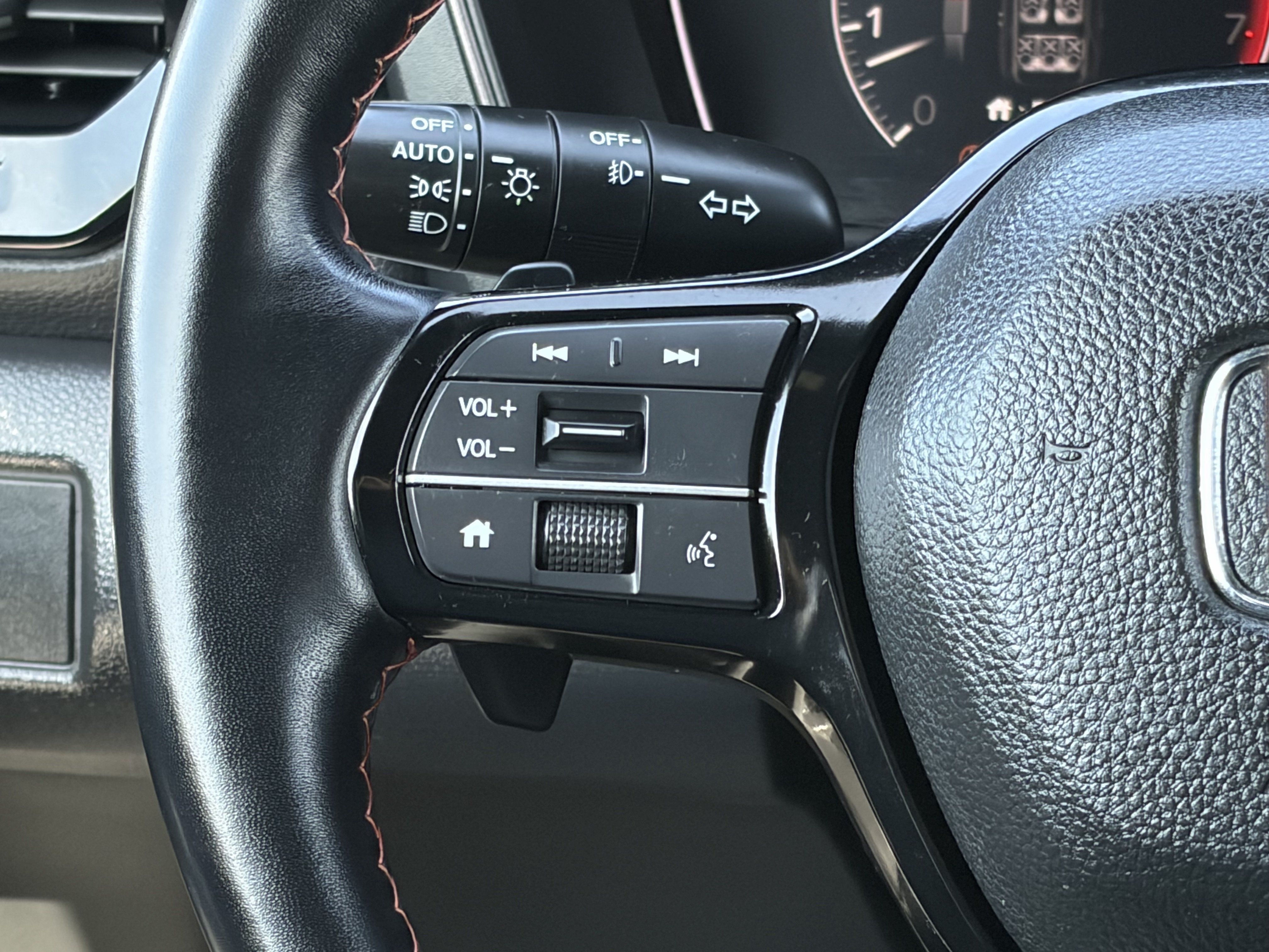 Used 2025 Honda Pilot TrailSport image 17