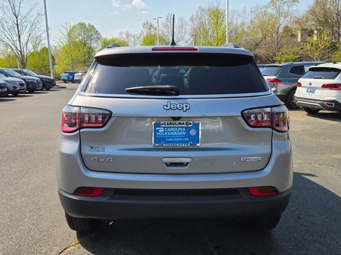 Used 2020 Jeep Compass Latitude w/ Popular Equipment Group image 5