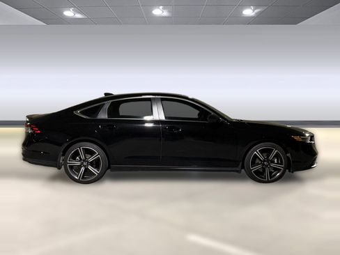 Used 2024 Honda Accord Sport image 7