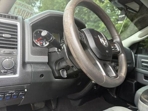 Used 2018 RAM 2500 SLT AWD/4WD image 10