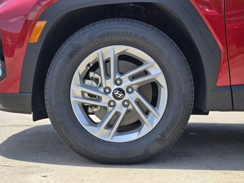 Certified 2025 Hyundai Tucson SE FWD image 11