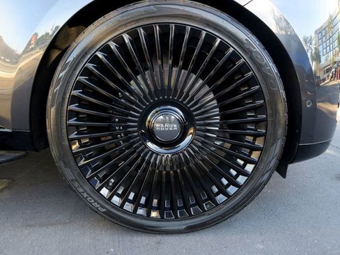 Used 2023 Land Rover Range Rover Autobiography image 29