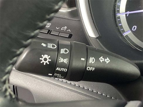 Used 2022 Toyota Highlander XLE image 19