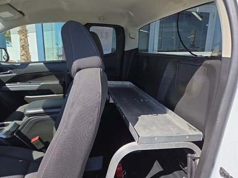 Used 2022 Chevrolet Colorado LT w/ Fleet Safety Package image 6