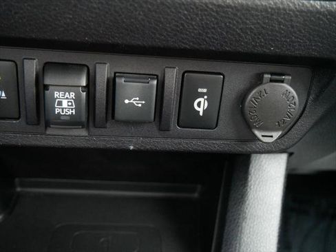 Certified 2021 Toyota Tacoma TRD Off-Road w/ Technology Package AWD/4WD image 24