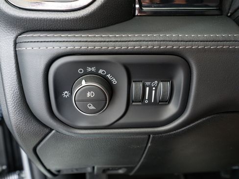 Used 2024 RAM 2500 Limited image 34