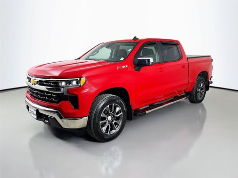 Used 2022 Chevrolet Silverado 1500 LT AWD/4WD image 5
