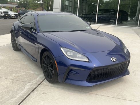 Used 2026 Toyota GR86 Premium w/ ALL Weather Mat Package (TMS) RWD image 2