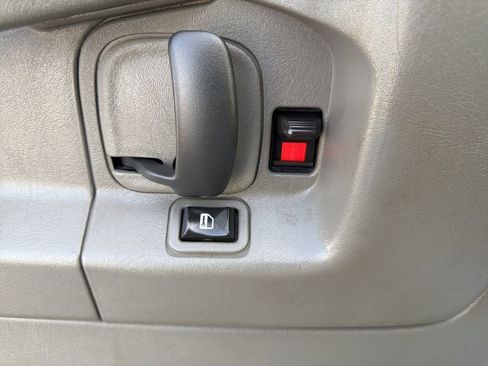 Used 2015 Chevrolet Express 2500 RWD image 29