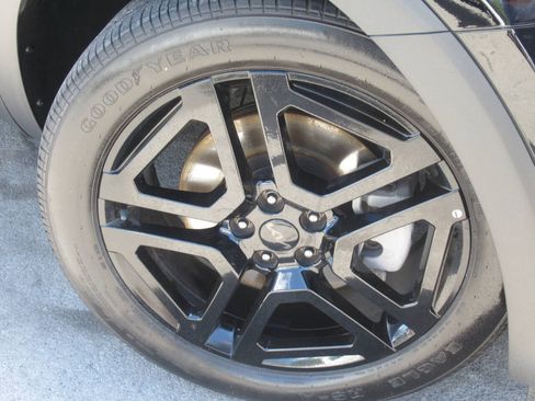 Used 2025 Kia Telluride EX X-Line AWD/4WD image 4