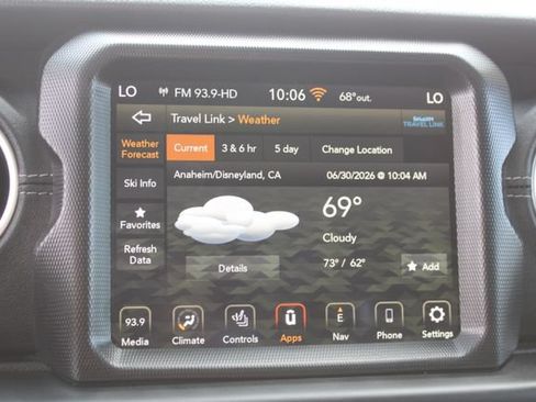 Used 2023 Jeep Wrangler Unlimited Sahara w/ Cold Weather Group AWD/4WD image 29