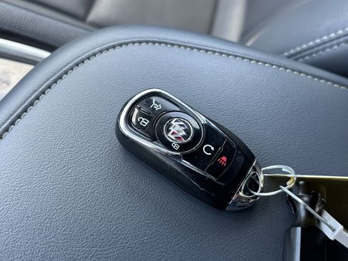 Used 2024 Buick Enclave Premium image 25