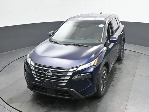 Used 2025 Nissan Rogue SV image 35